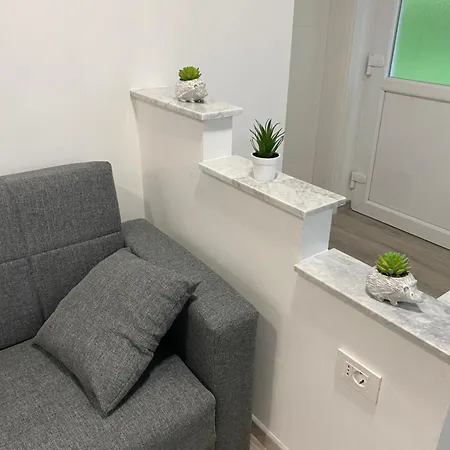 Apartment Apartma La *