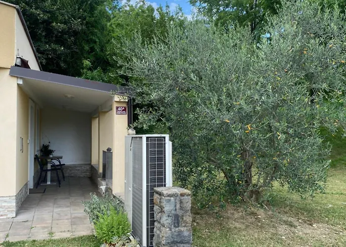 Apartma La Διαμέρισμα *